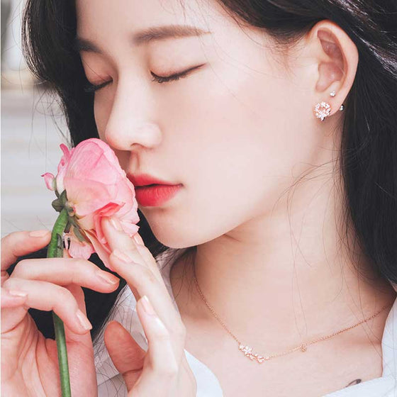 Della Necklace