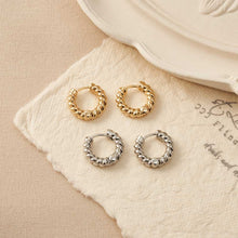  Knoted Bold Earrings