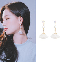  MATTE FLOWER 2 Earring (clip-on available) - Wingbling Global