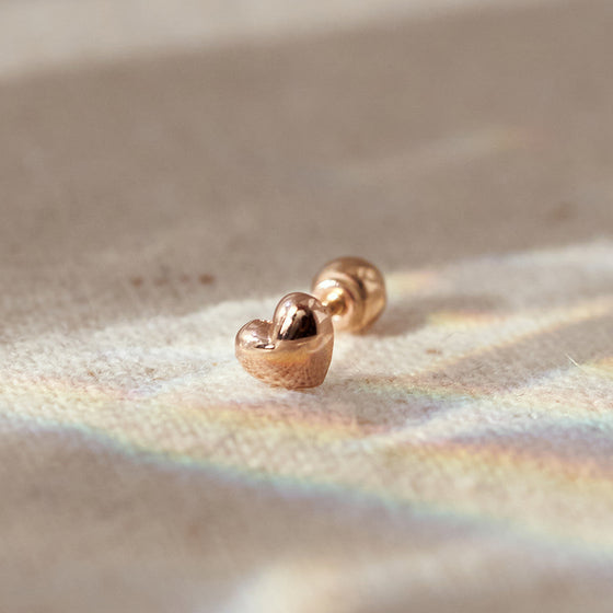 14k Dazzling Heart Piercing