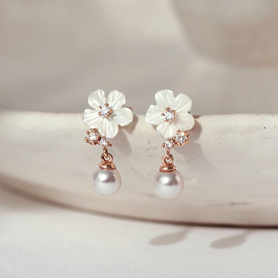 14k Pearl and Mother-of-Pearl Flower Earrings