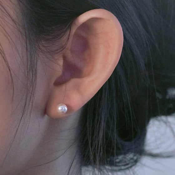 [OHMYGIRL YOOA][14K GOLD] PEARL SIMPLE STUD EARRINGS