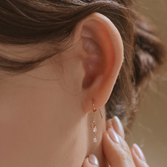 [14K Gold] Plié French Hook Earrings